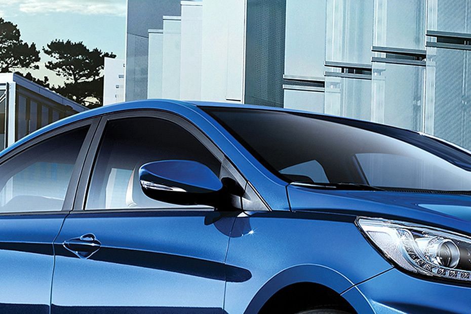 Hyundai Accent (2012-2021) Drivers Side Mirror Front Angle Hyundai Accent (2012-2021) Drivers Side Mirror Front Angle