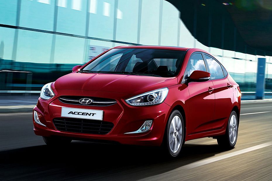 Hyundai Accent (2012-2021) Front angle low view Hyundai Accent (2012-2021) Front angle low view