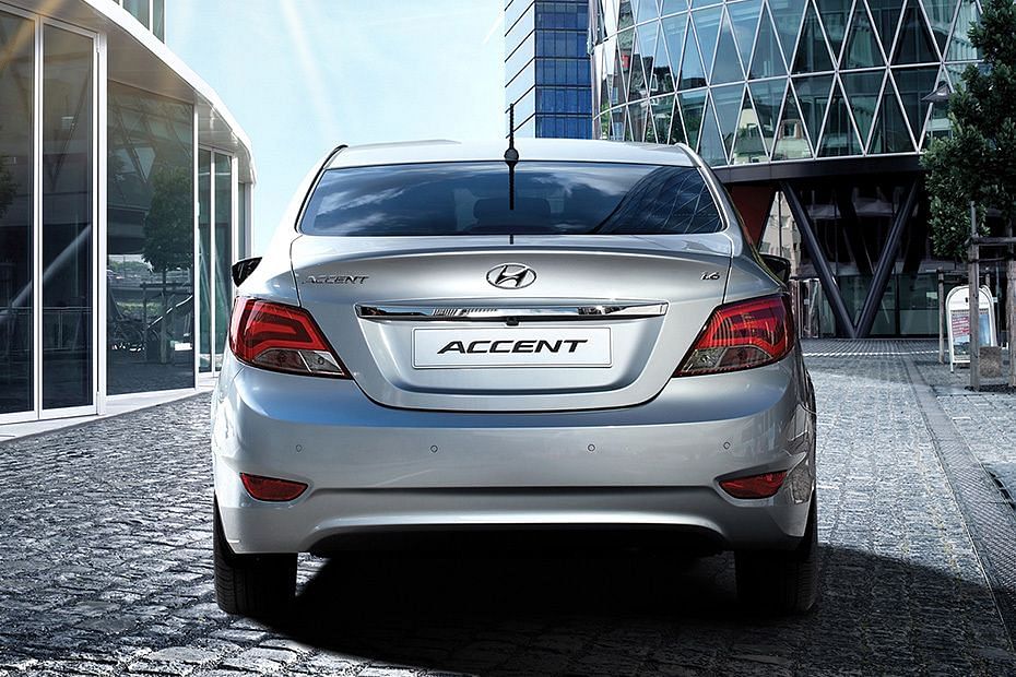Full Rear View of Hyundai Accent (2012-2021) Full Rear View of Hyundai Accent (2012-2021)