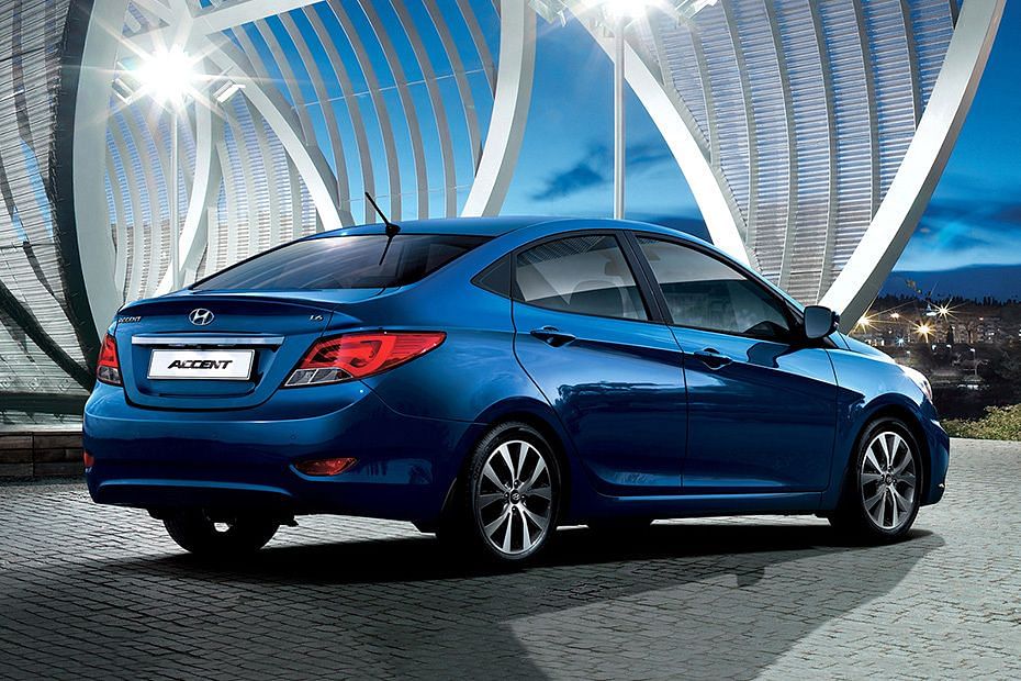 Accent (2012-2021) Rear angle view Accent (2012-2021) Rear angle view